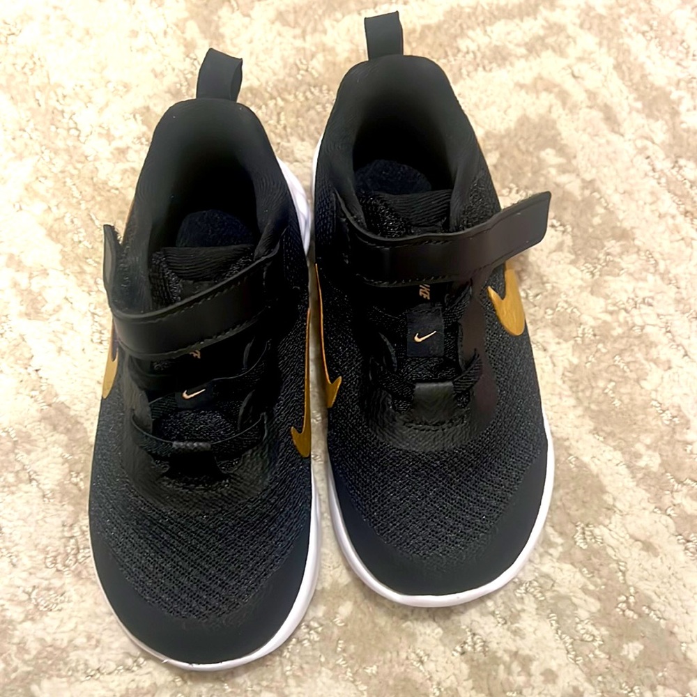 New without tags Nike sneakers
